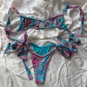 FRANKIES BIKINIS BIKINI SET WILLOW RUCHED TOP AND CHEEKY BOTTOM SMALL NWOT